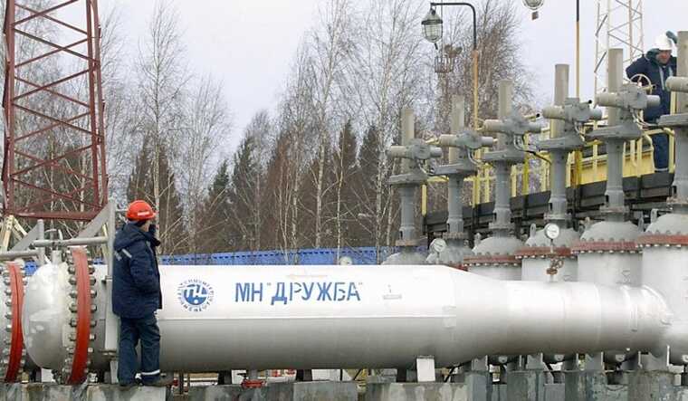 Нефтепровод Дружба поврежден: в Польше произошла утечка нефти