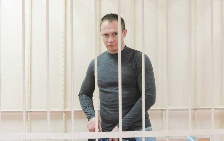 Обвиняемый в коррупции экс-чиновник заключил контракт с Минобороны до завершения расследования