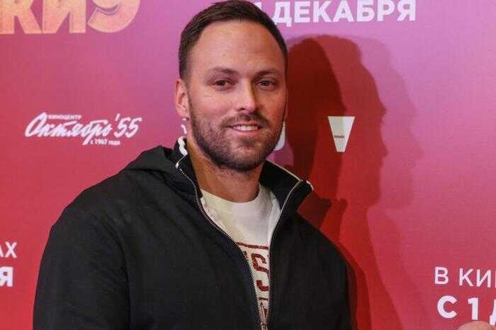 Столяров на Красной площади снял постановочное видео с ветераном, проигнорировав его просьбы